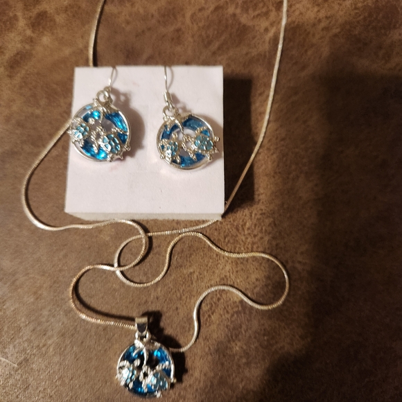 Jewelry - Elegant Silver and Blue Jewelry Set
